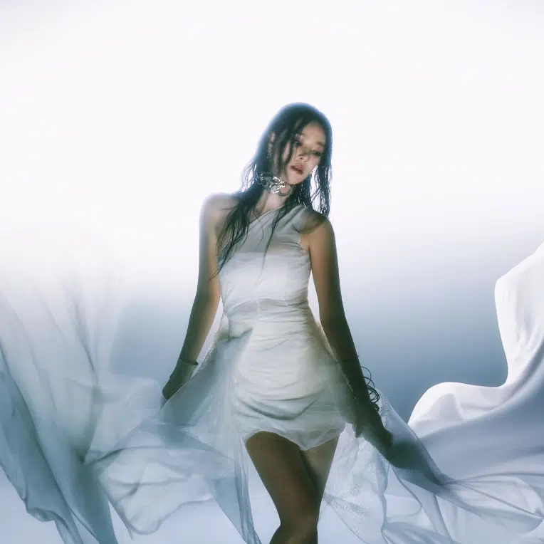 Promotional image of Korean R&B artist SAAY.